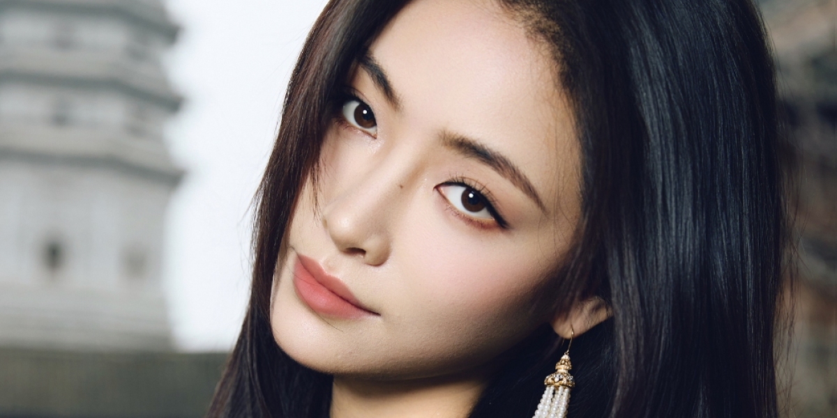 许佳琪濮院高定周：黑金新中式，东方贵女氛围感范本