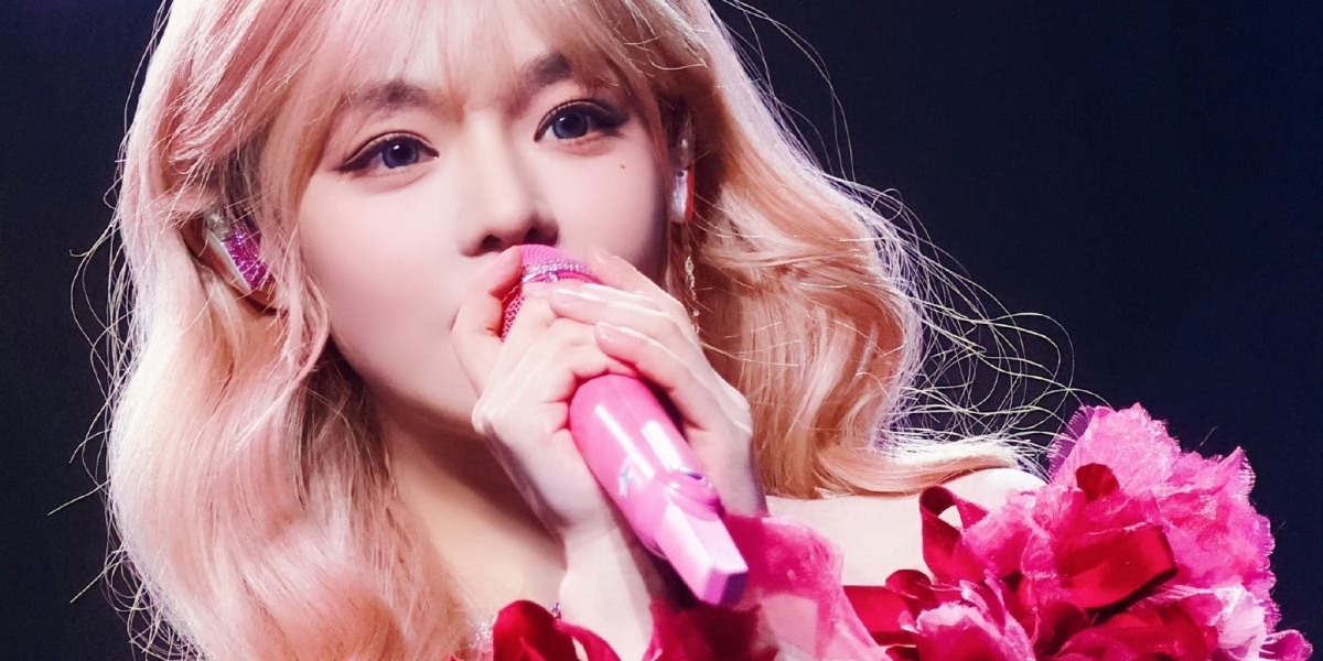 完全被黄霄雲美晕了！玫瑰礼服太适合她了